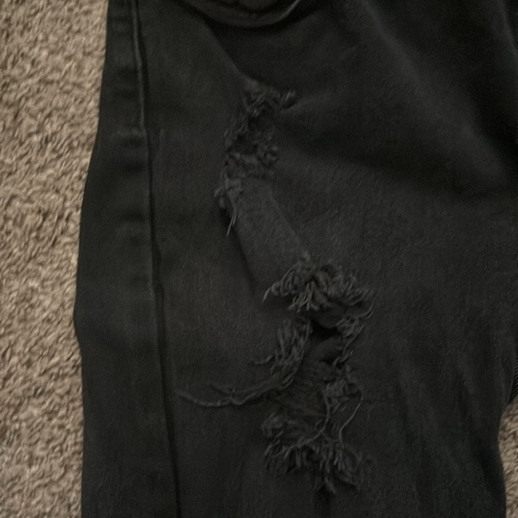 NWOT Men's black ripped skinny jeans. Waist size 30/30. - Picture 4 of 6